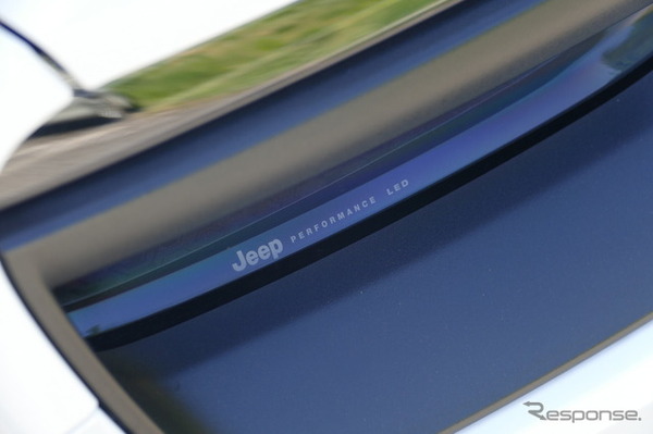 ジープ アベンジャー4xe Hybrid Upland