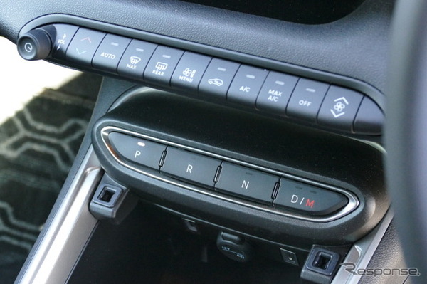 ジープ アベンジャー4xe Hybrid Upland