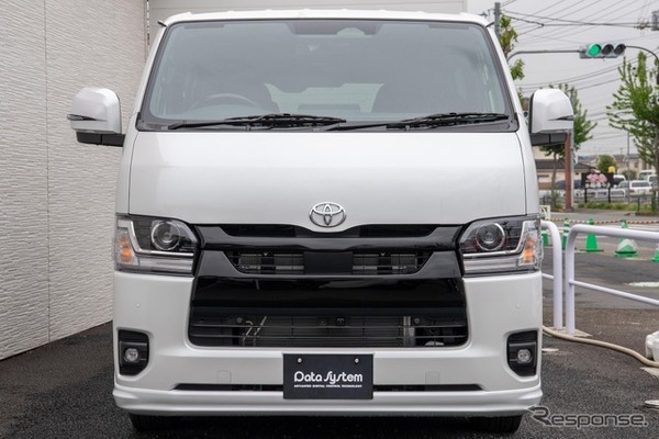 ハイエースの純正画面をフル活用！ データシステムで広がる車内エンタメの楽しみ方