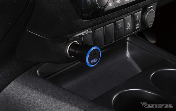 Carmate・「探す」対応カーチャージャー（USB-A）（SA515）
