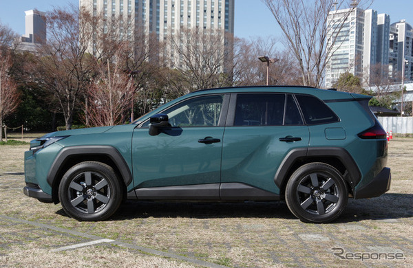 トヨタ RAV4 アドベンチャー ハイブリッド