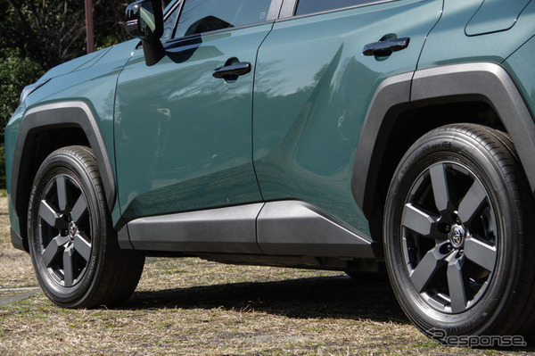 トヨタ RAV4 アドベンチャー ハイブリッド