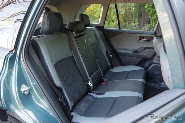 トヨタ RAV4 アドベンチャー ハイブリッド