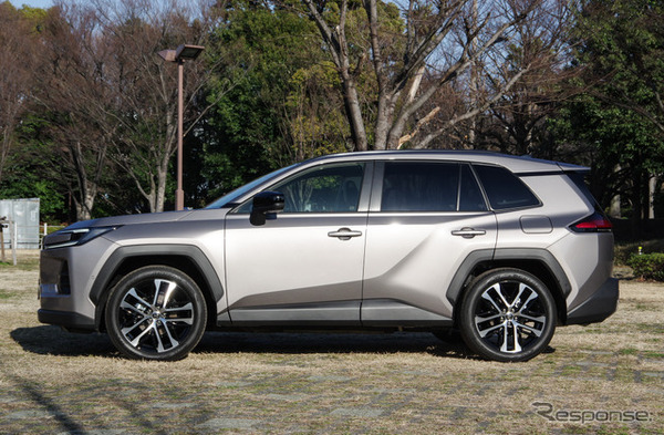 トヨタ RAV4 Z ハイブリッド