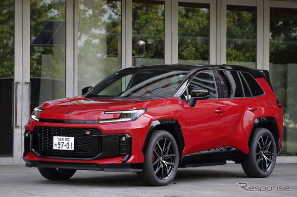 トヨタ RAV4 PHEV GRスポーツ