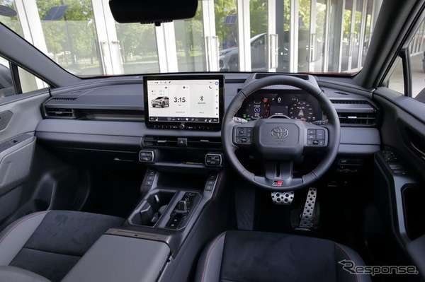 トヨタ RAV4 PHEV GRスポーツ