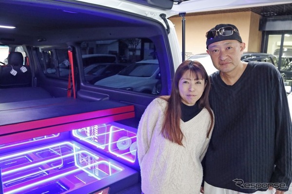 吉川さんのハイエースに加えて奥さんもハイエースに乗るという吉川ファミリー。家庭でもハイエース＆カスタムの話が尽きない。