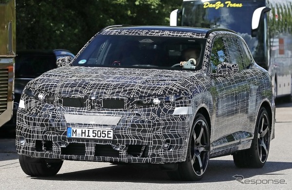 BMW iX5M 市販型のプロトタイプ