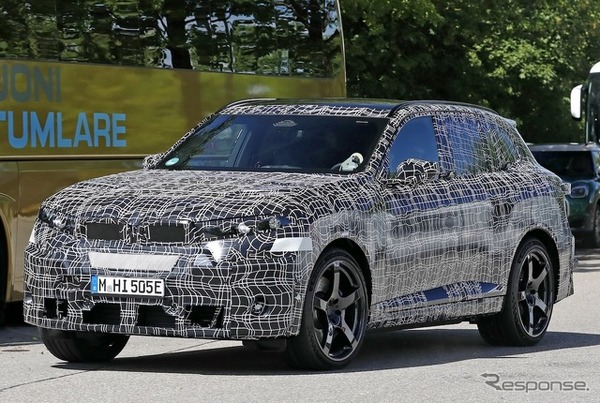 BMW iX5M 市販型のプロトタイプ