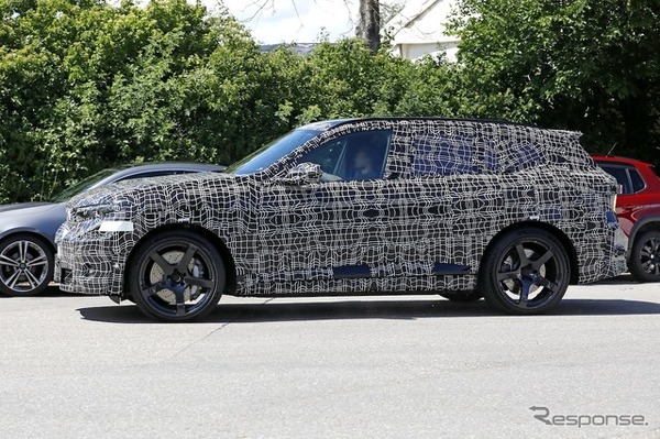 BMW iX5M 市販型のプロトタイプ