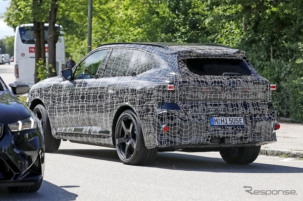 BMW iX5M 市販型のプロトタイプ