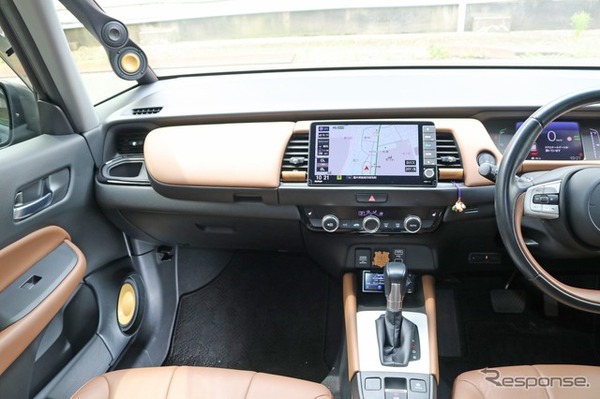 フィットの純正スピーカーがここまで変わる！ DSPアンプで知ったカーオーディオの奥深さ［car audio newcomer］by custom & car Audio PARADA　前編