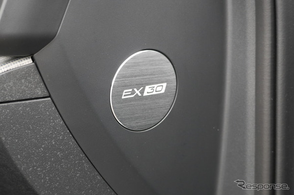 ボルボ EX30クロスカントリー