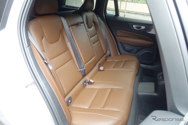 ボルボ V60 PHEV