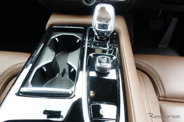 ボルボ V60 PHEV