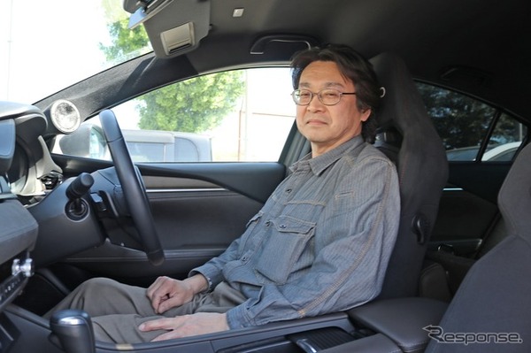 アテンザを好みの音にシステムアップした寺崎さん、ナビ取り付けはDIYによる加工レベルも高く仕上がりは美しく純正ライクだ。
