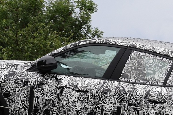 BMW X2 改良新型のプロトタイプ