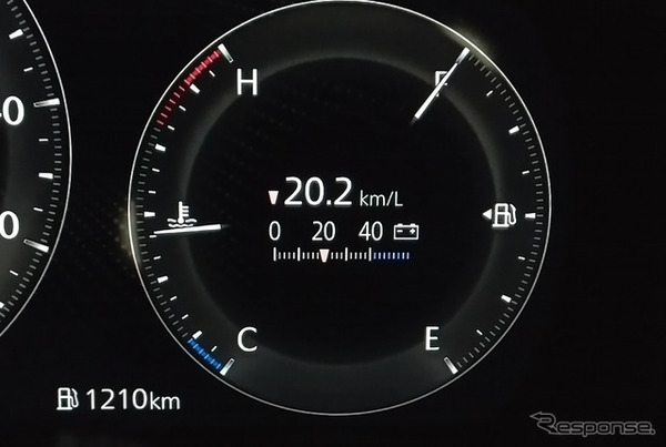 マイルドハイブリッド、非ハイブリッドとも3.3リットル直6という大排気量としては望外と言うべき好燃費を記録した