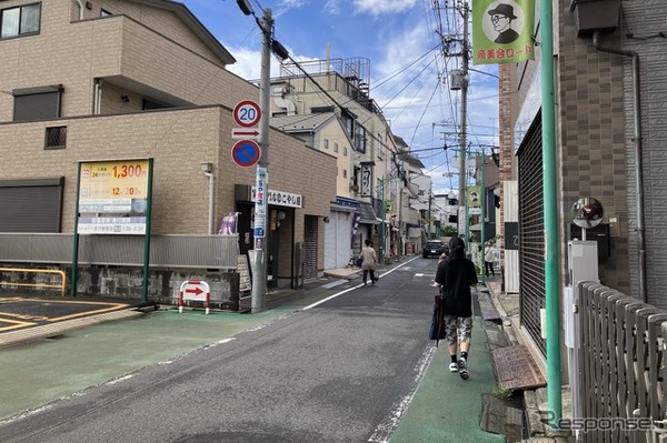 道路標識や道路標示で最高速度が指定されている場合は、その指定速度が優先される