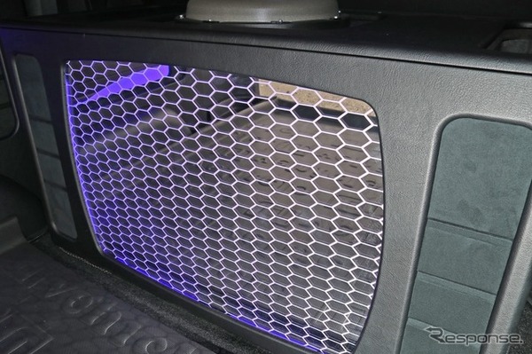 ハイエースで“もっと低音を！” パワードサブウーファーでは満足できず辿り着いた12インチの迫力［car audio newcomer］by custom & car Audio PARADA　前編