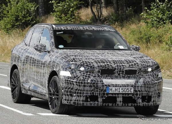 BMW iX5 M 市販型のプロトタイプ