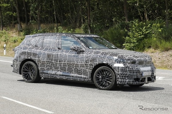 BMW iX5 M 市販型のプロトタイプ