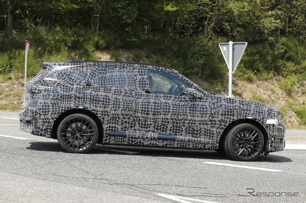 BMW iX5 M 市販型のプロトタイプ