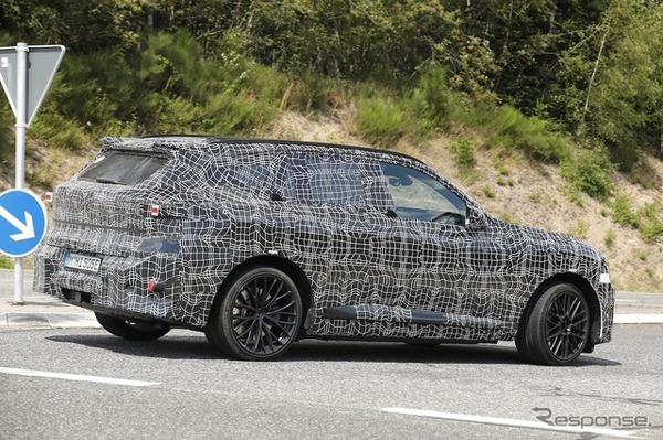 BMW iX5 M 市販型のプロトタイプ