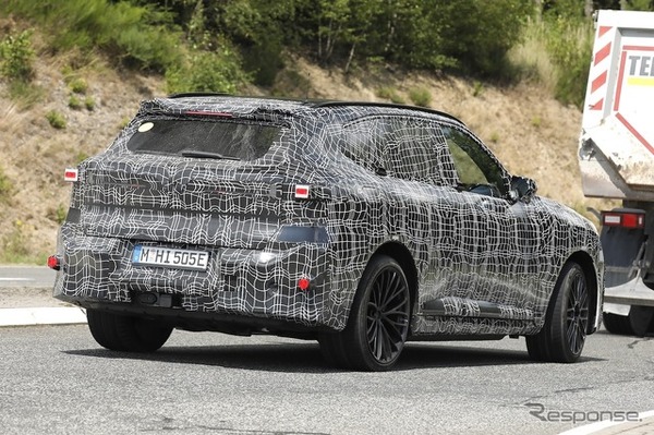 BMW iX5 M 市販型のプロトタイプ