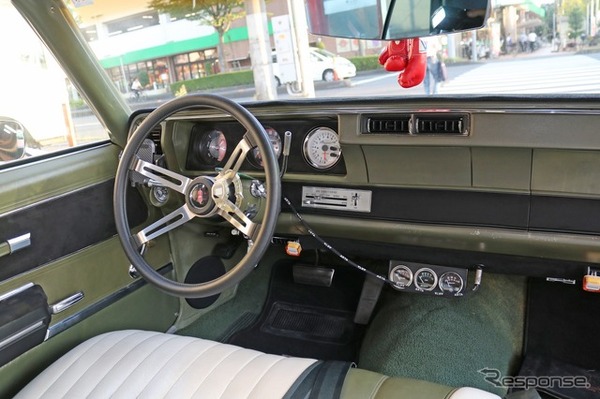 51年前のアメ車でスマホの音楽を楽しむ！ 1971年型オールズモビル『カトラス』を現代オーディオ化［car audio newcomer］by 東京車楽　前編