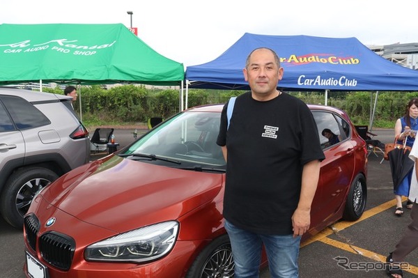 イーストデモカー BMW 2シリーズ アクティブツアラーを試聴した上田さん