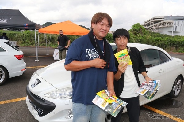 フェリスソニードデモカー プジョー308CCを試聴したなおさんとPOLKAさん