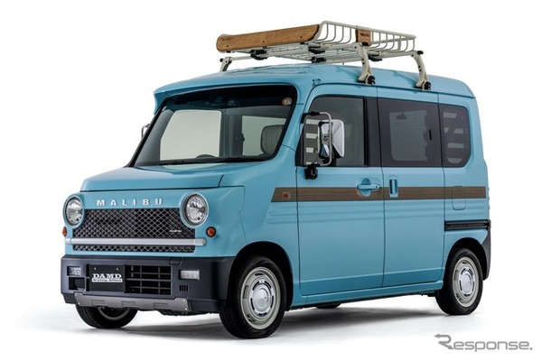 ダムドの「トラックミラー for N-VAN」と「ルーフバイザー for N-VAN」装着車両