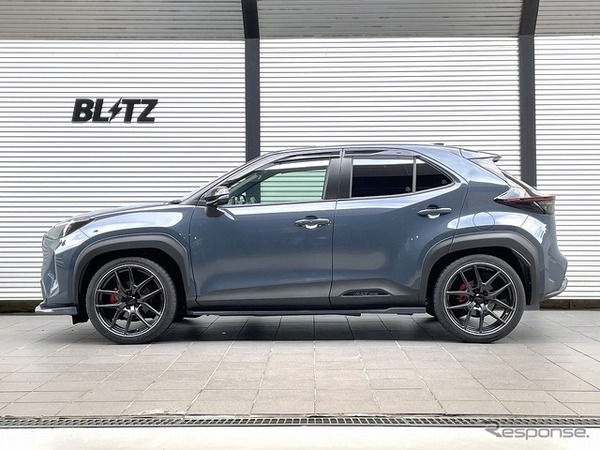 ブリッツ DAMPER ZZ-R　ヤリスクロスハイブリッドGRスポーツ装着例（基準車高：フロント 31mmダウン / リア 30mmダウン）