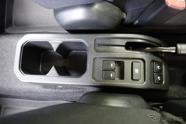 スズキ ジムニーノマド AT車