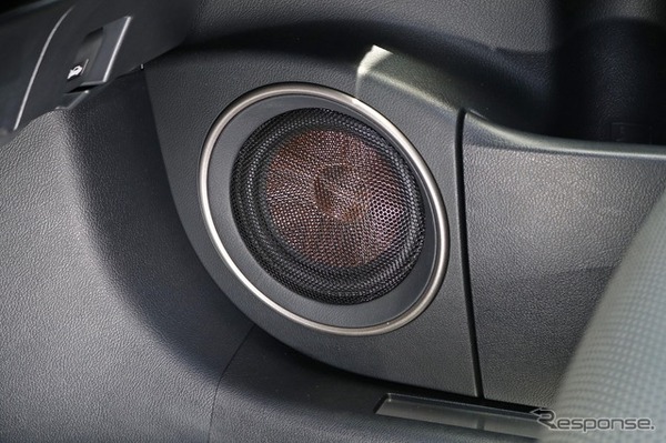 レクサスRXの音が激変！ 金色に輝くビーウィズ最高峰スピーカーが生み出す極上の音響空間［Pro Shop インストール・レビュー］by Warps　後編