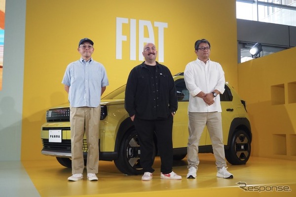 向かって左からステランティスジャパンの黒川部長、フィアットのロンゴ氏、ステランティスジャパンの成田社長