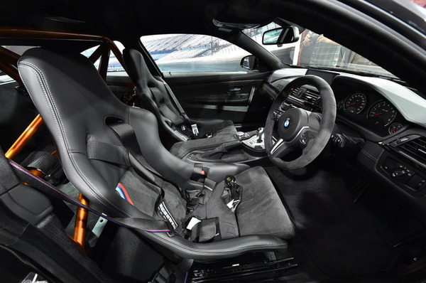 BMW M4 GTS（東京モーターショー15）