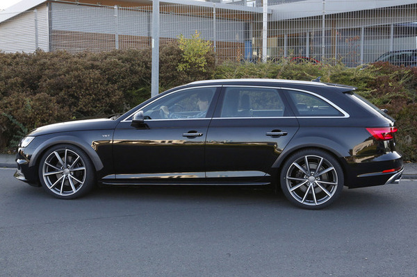 アウディRS4 スクープ写真