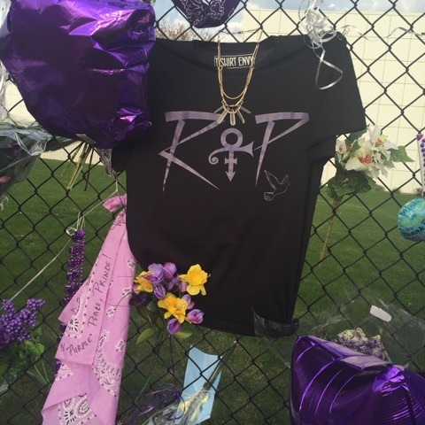 【ハリウッドより愛を込めて】 PURPLE REIGN（紫の時代）…プリンスを偲んで