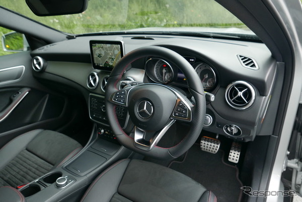 メルセデスベンツ GLA180スポーツ