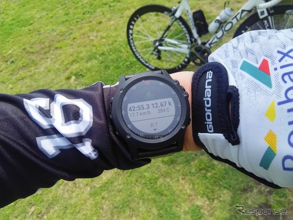 自転車で湘南海岸にゴール。距離12.67kmを平均時速17.7kmで走破。284カロリー消費