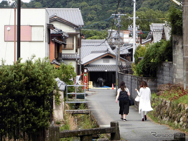 伊勢神宮、内宮と外宮を結ぶ旧街道・古市参宮街道を歩く。猿田彦神社や麻吉旅館を訪ねた（AIR & BUS成田発伊勢行きツアー）