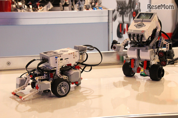 レゴエデュケーションブースには小学校高学年向け教材「マインドストーム EV3」の姿も