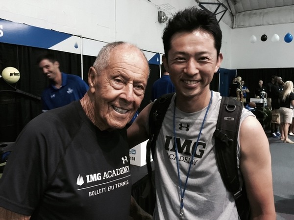 「IMGアカデミー・ニックボロテリーテニス」のニック・ボロテリー代表（左）と高野氏（右）