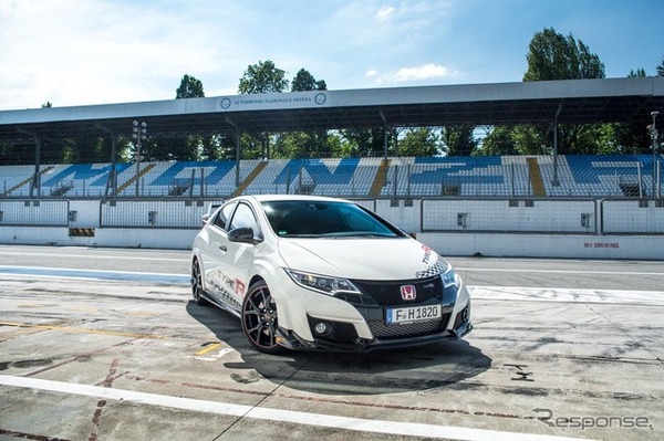 新型 ホンダ シビック タイプR（イタリアのモンツァ）