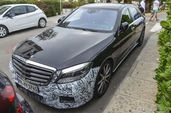 メルセデス　AMG S63 　セダン　スクープ写真