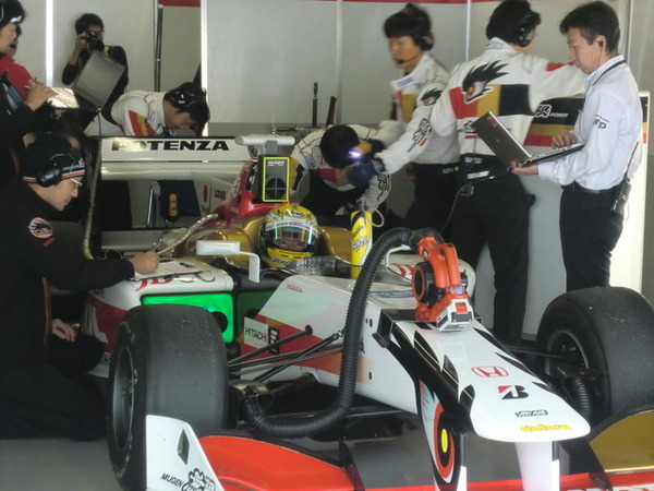 #16 山本尚貴は第2レースのポールをゲット（第1レースは予選6位）。
