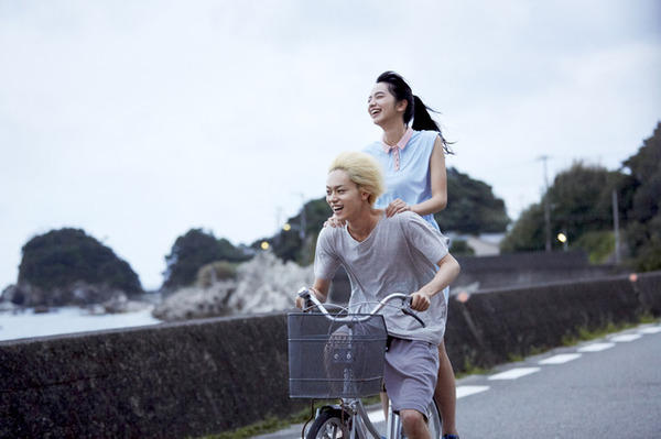 『溺れるナイフ』ティザービジュアル　（C）ジョージ朝倉/講談社　(c)2016「溺れるナイフ」製作委員会