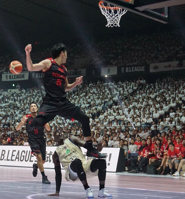 Bリーグ開幕戦GAME2、アルバルク東京対琉球ゴールデンキングス（2016年9月23日）